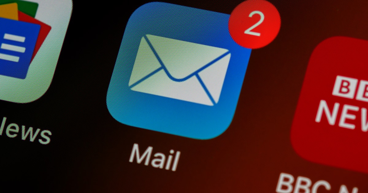 E-Mail-Postfach für einen kontrollierten KI-Assistenten